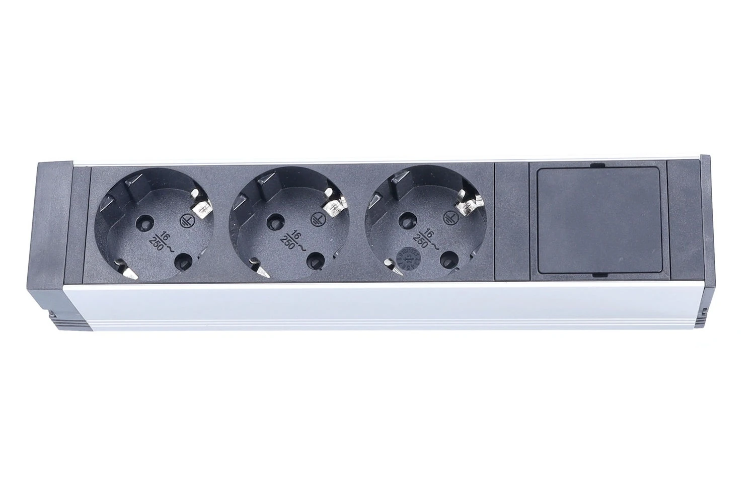 Gniazdo zasilające RACK 10", bez kabla, 3x gniazdo z uziemieniem 2P+Z